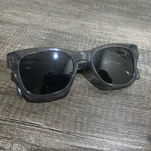 Diff Sunglasses - Picture 2 of 3